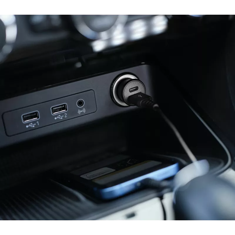 Cigarešu piepīpētāja lādētājs TRUST Maxo universāls melns ātrā uzlāde Auto 12-24V