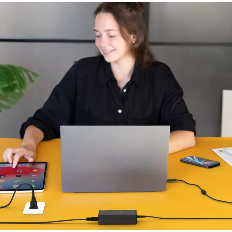 USB-C PD strāvas adapteris j5create JUP1265 — 65 W, iekštelpu, melns, plastmasa, 118×32×50 mm (ES)