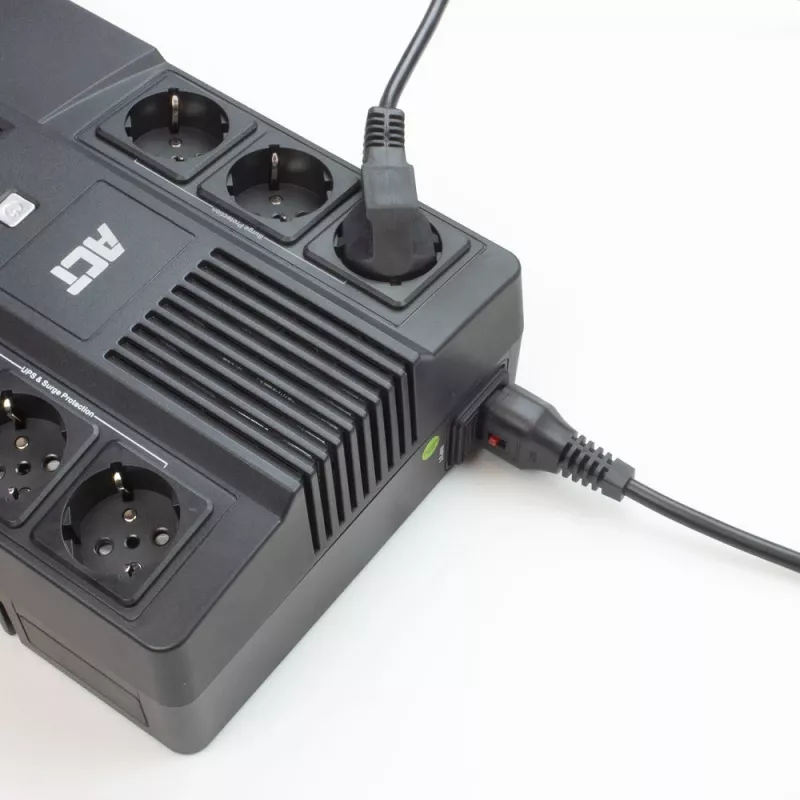 ACT Powercord CEE 7/7 vīr. (leņķveida) - C13 IEC Lock melns 5 m, EL269S