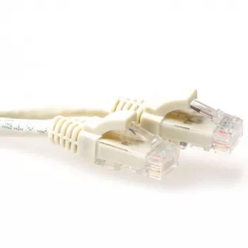ACT Ivory 3 m U/UTP CAT6A komutācijas kabelis ar aizsargātiem aizturiem un RJ45 savienotājiem