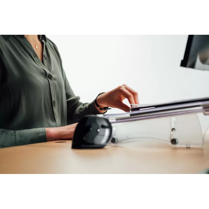BakkerElkhuizen FlexDesk 640 ar ComfortRead regulējamu augstumu galds
