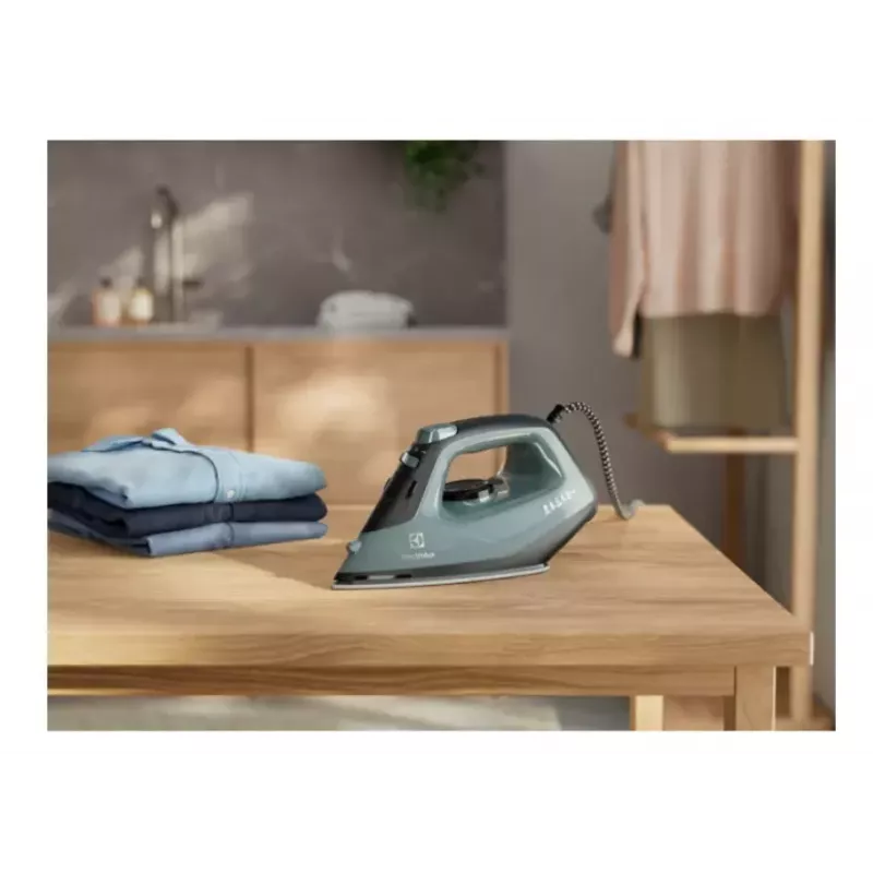 Electrolux E5SI2-6OG tvaika gludeklis Glissium zole 2400 W melns, tumši zaļš