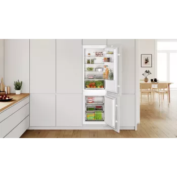Bosch Serie 2 KIN86NSE0 ledusskapis-saldētava Iebūvējams 260 L