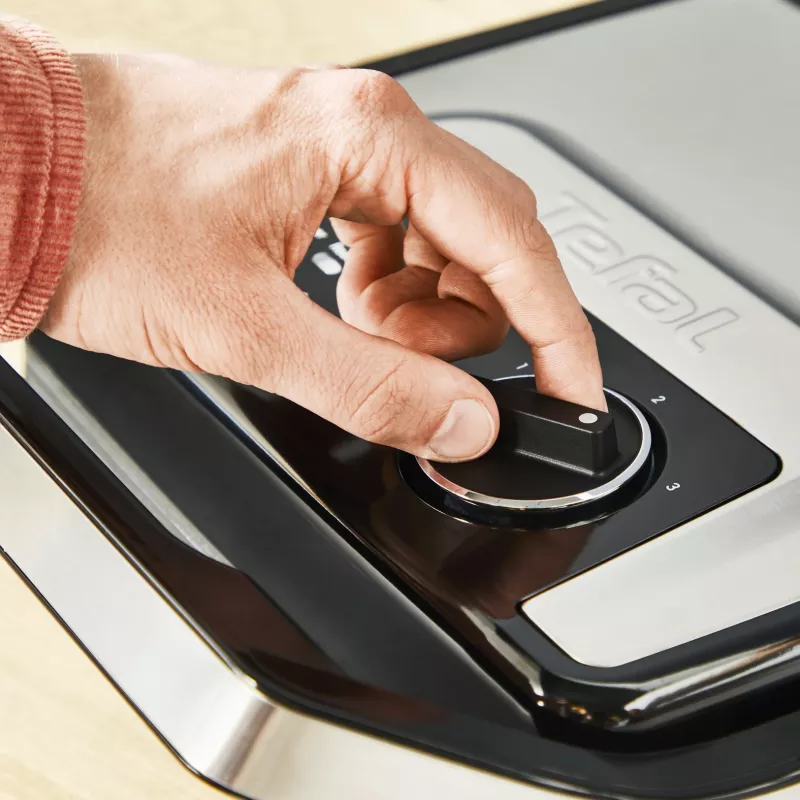 Kontaktgrils Tefal Inicio Adjust GC272D10 ar nepiedegošām plāksnēm un regulējamu temperatūru