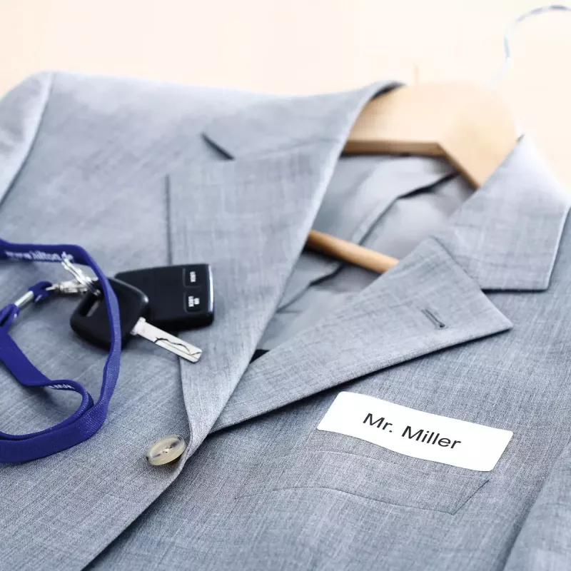 Pašlīmējošās etiķetes HERMA 4588 Noapaļota taisnstūra Noņemamas