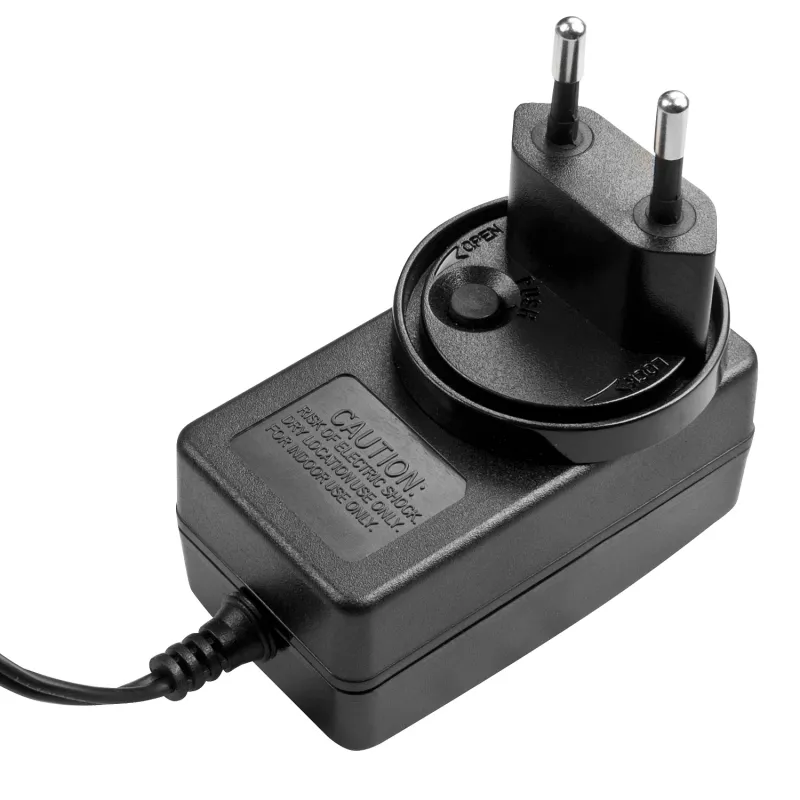 Lindy 5VDC 3A daudzvalstu barošanas bloks, 5,5/2,5 mm, 100–240 V, 50/60 Hz, 15 W, 5 V, maiņstrāvas-līdzstrāvas, 3 A