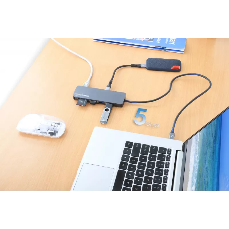 Manhattan USB-C dokstacija/rumbis ar karšu lasītāju, pieslēgvietas (7): Ethernet, HDMI, USB-A (3) un USB-C (2), ar Power Delivery (PD) 100 W – nepieciešams ārējs USB-C lādētājs (nav iekļauts). Darbināms ar USB (nav nepieciešams ārējs barošanas avots), ja PD netiek izmantots