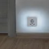 Hama 00223498 LED naktsgaismas ar kontaktligzdu, 2 USB izejām, kustības un gaismas sensoru