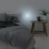 Hama 00223498 LED naktsgaismas ar kontaktligzdu, 2 USB izejām, kustības un gaismas sensoru