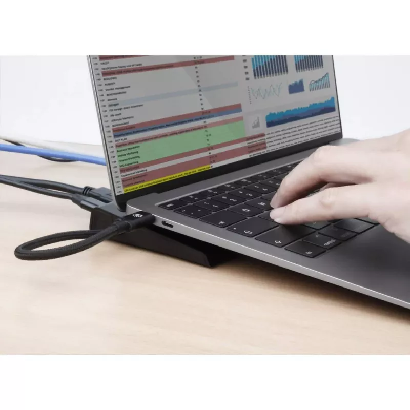 Manhattan USB-C dokstacija/centrmezgls ar karšu lasītāju un MST, pieslēgvietas (x9): Audio 3.5mm, DisplayPort, Ethernet, HDMI, USB-A (x3), USB-C un VGA, ar Power Delivery (100W) USB-C pieslēgvietai (Piezīme: nepieciešams USB-C sienas lādētājs un USB-C kabelis), Visas pieslēgvietas var izmantot vienlaicīgi