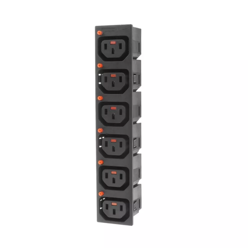 ACT C13 IEC Lock Net Entree (6x izeja) - melna, PA135015BK6