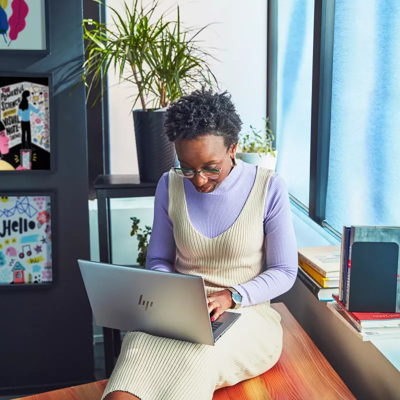 Mobile workstation HP ZBook Firefly G11 14 inch Intel Core Ultra 7 32GB 1TB Intel Graphics Windows 11 Pro