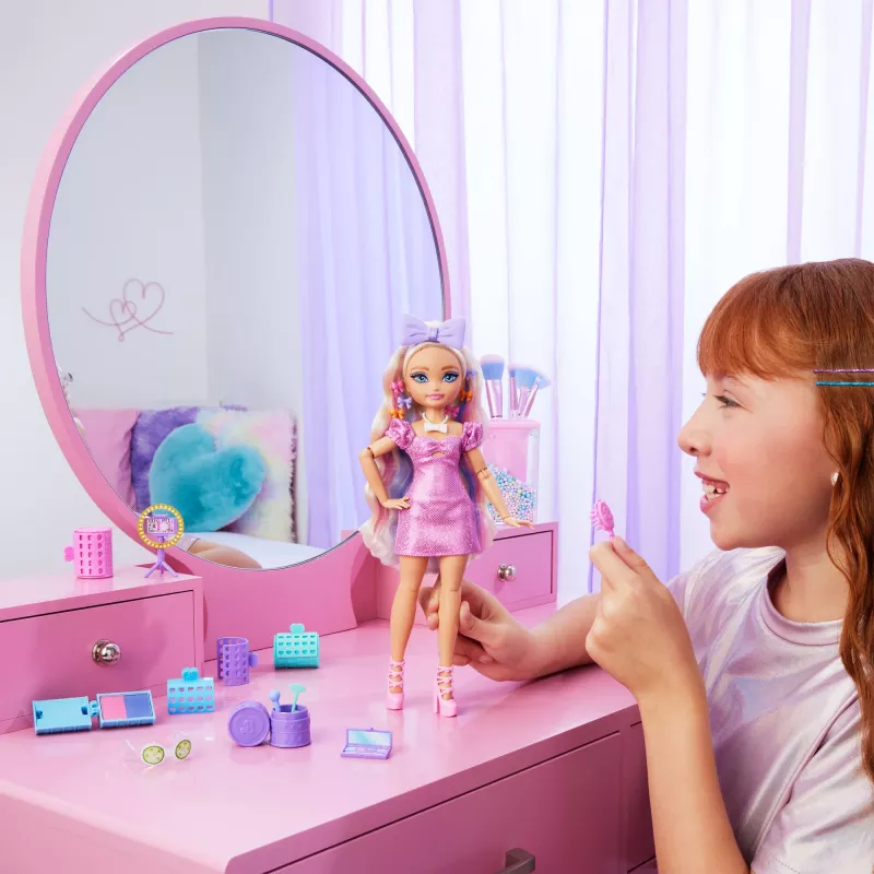 Barbie Dream Besties Malibu modes lelle ar pārsteiguma aksesuāriem un 15+ izskatiem