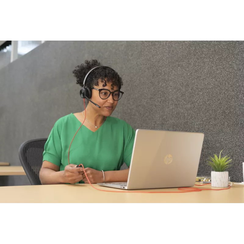 HP Poly Poly Melnswire 8225 Microsoft Teams sertificēta USB-C austiņa