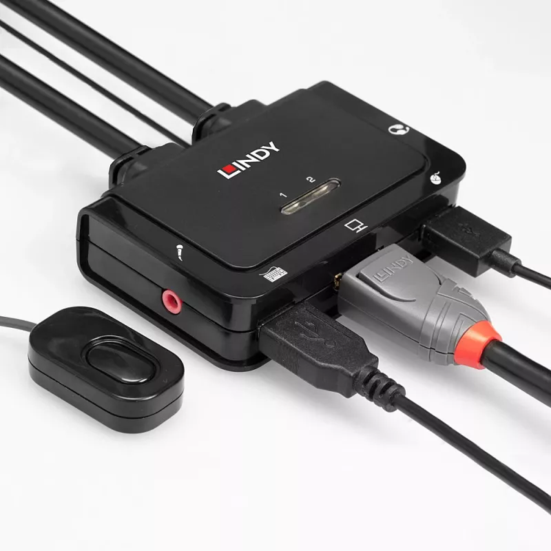 Lindy 2 Portu DisplayPort 1.2, USB 2.0 un Audio Kabeļa KVM Pārslēgs