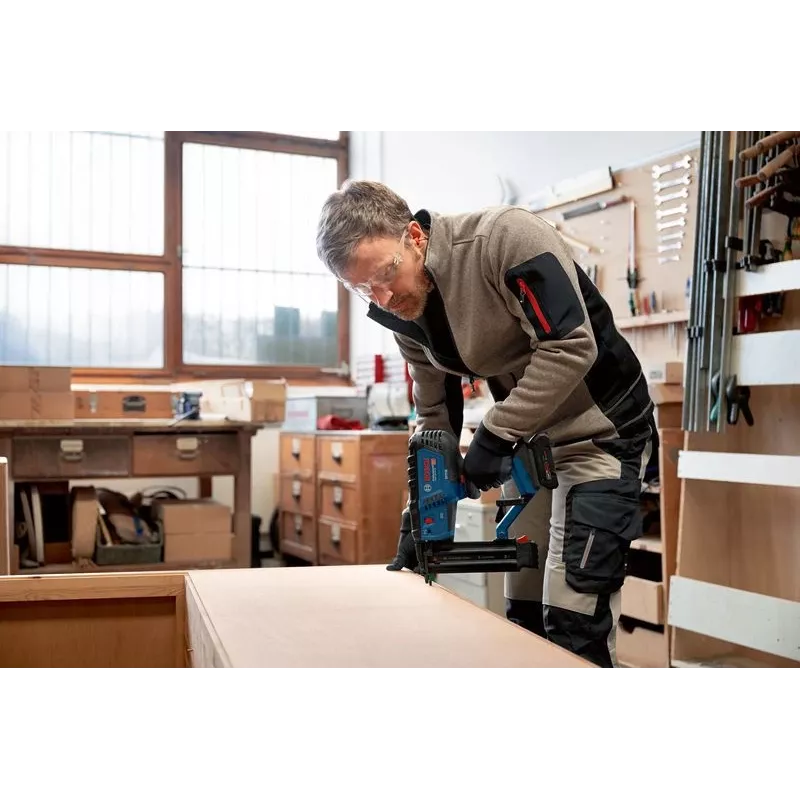 Bosch GNH 18V-50 M Professional naglu pistole ar akumulatoru