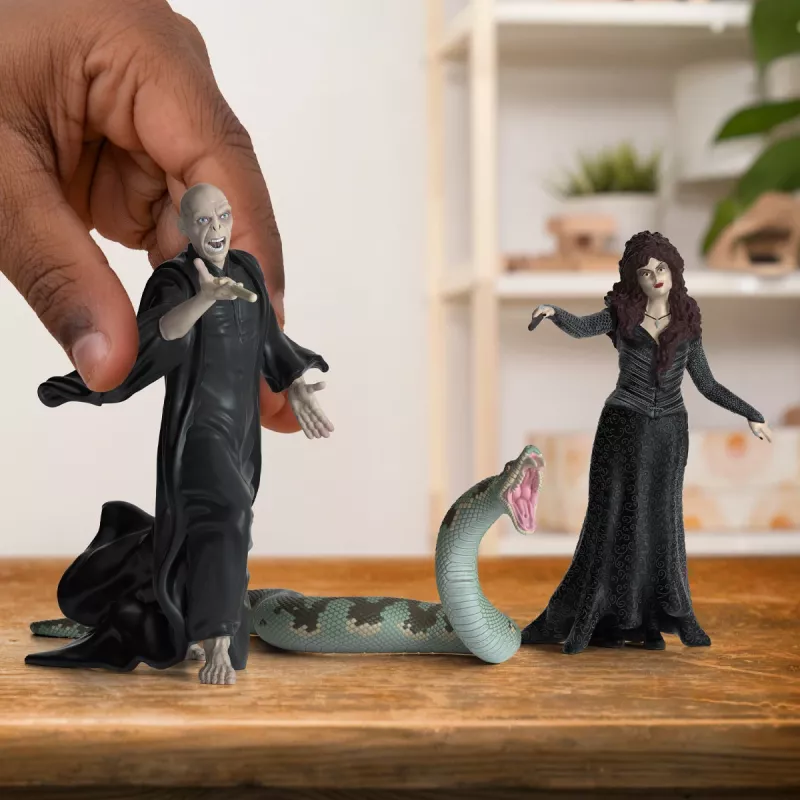 Figūriņu komplekts Schleich Lords Voldemorts, Nagīnija, Belatriksa Lestreindža, daudzkrāsains
