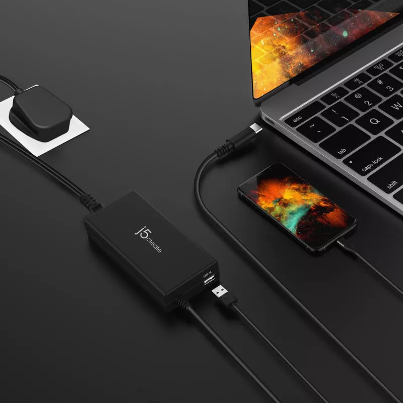 j5create JUP2290C-FN 100W PD USB-C® Super Charger - UK, Melns, komplektā 1,2 m kabelis