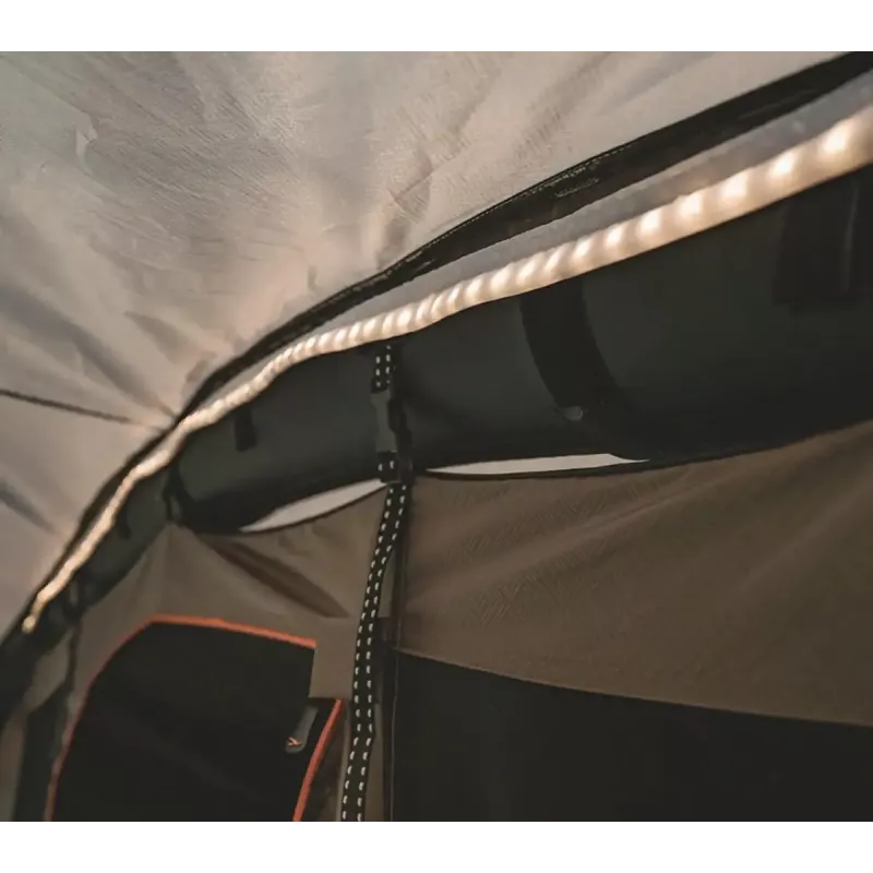 Tuneļtelts Easy Camp Brimnes 5 Air — 5 personu, 470×320×195 cm, poliestera virsslānis, polietilēna grīdas pamatne, stikla šķiedras stieņi, ūdensizturība 3 m