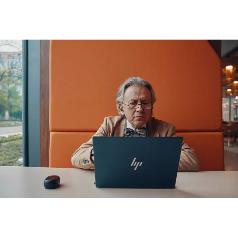 HP Poly Voyager Free 60 UC Carbon Melns austiņas +BT700 USB-C adapteris +bāzes uzlādes maciņš