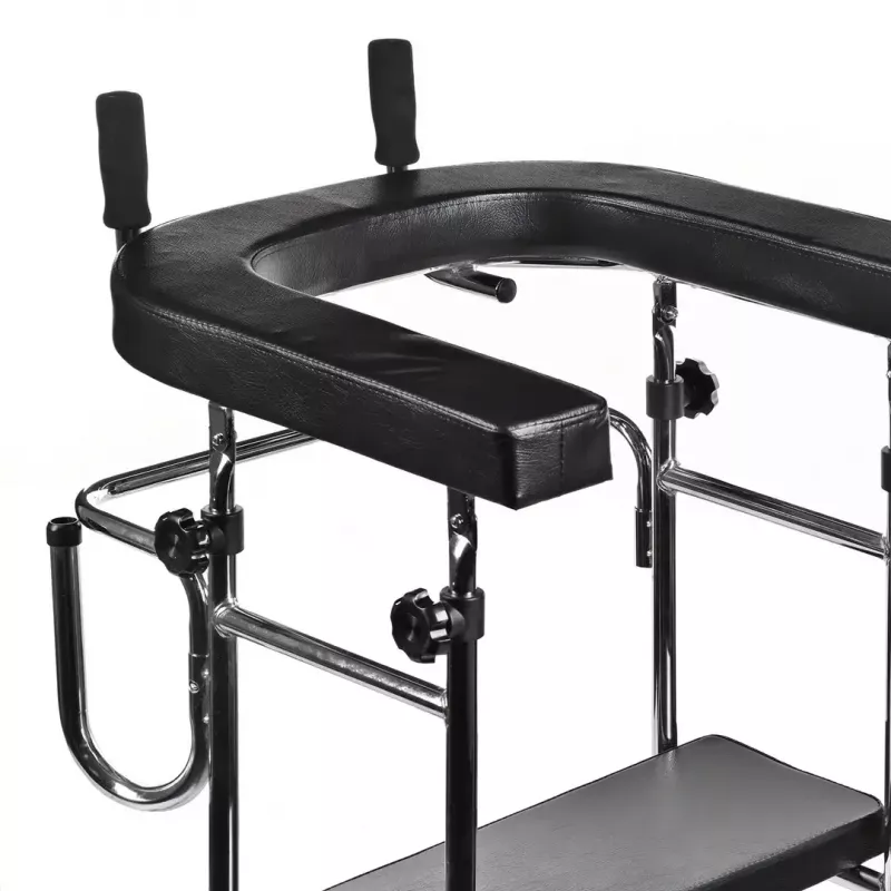 Rehabilitācijas augstais staigulītis ActionMed B200AM — balsts stāvēšanai ar sēdekli, 4 riteņi, regulējams augstums 100–125 cm, maks. slodze 120 kg, rāmja platums 65 cm