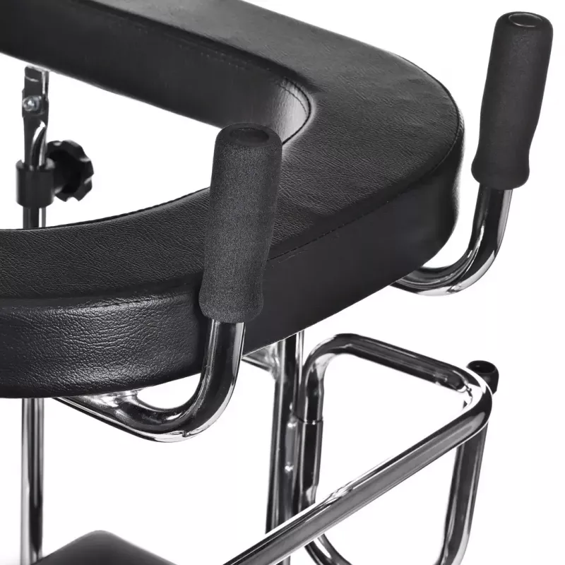 Rehabilitācijas augstais staigulītis ActionMed B200AM — balsts stāvēšanai ar sēdekli, 4 riteņi, regulējams augstums 100–125 cm, maks. slodze 120 kg, rāmja platums 65 cm