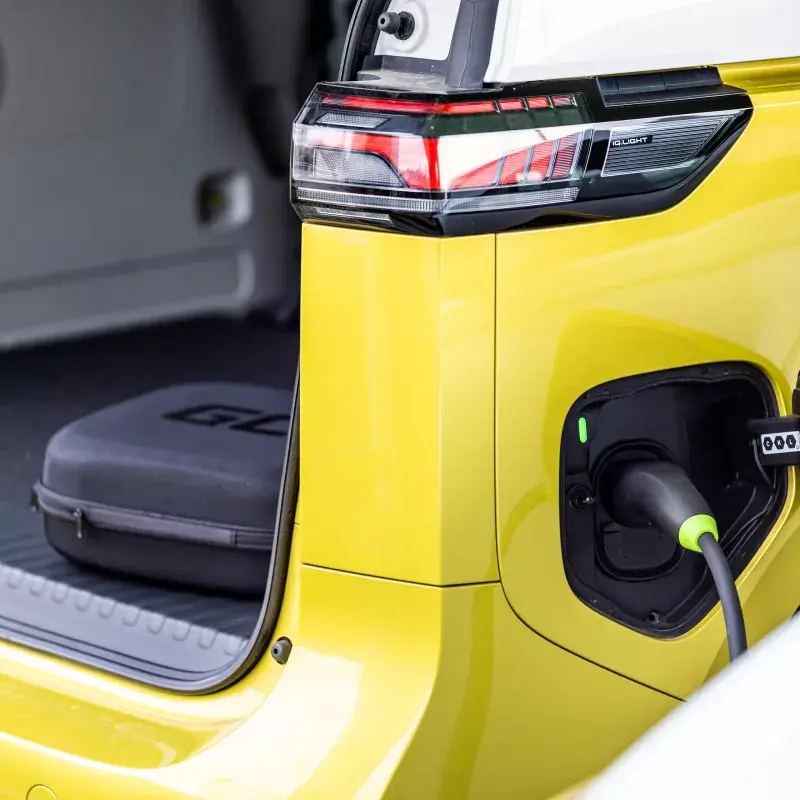 Elektrotransportlīdzekļa uzlādes kabelis zaļa Cell EVKABGC04 — Type 1 uz Type 2, 7 m, 11 kW, 16 A, melns