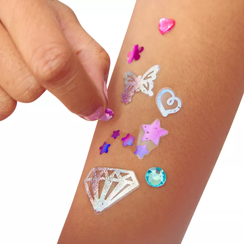 Cool Maker , Shimmer Me Body Art ar rullīti, dārgakmeņiem un 3 folijām, 135 metāliski pagaidu tetovējumu dizaini, mākslas un amatniecības rotaļlietas meitenēm no 7 gadu vecuma