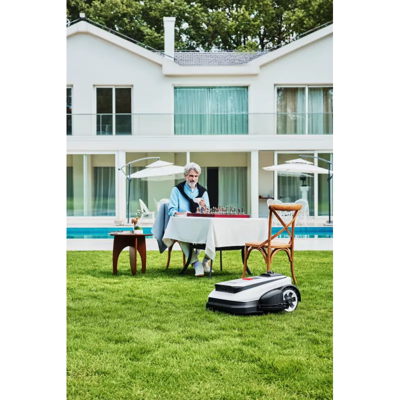Ecovacs GOAT A1600 LiDAR PRO EU robotizētais zāles pļāvējs ar bateriju Melns, Balts