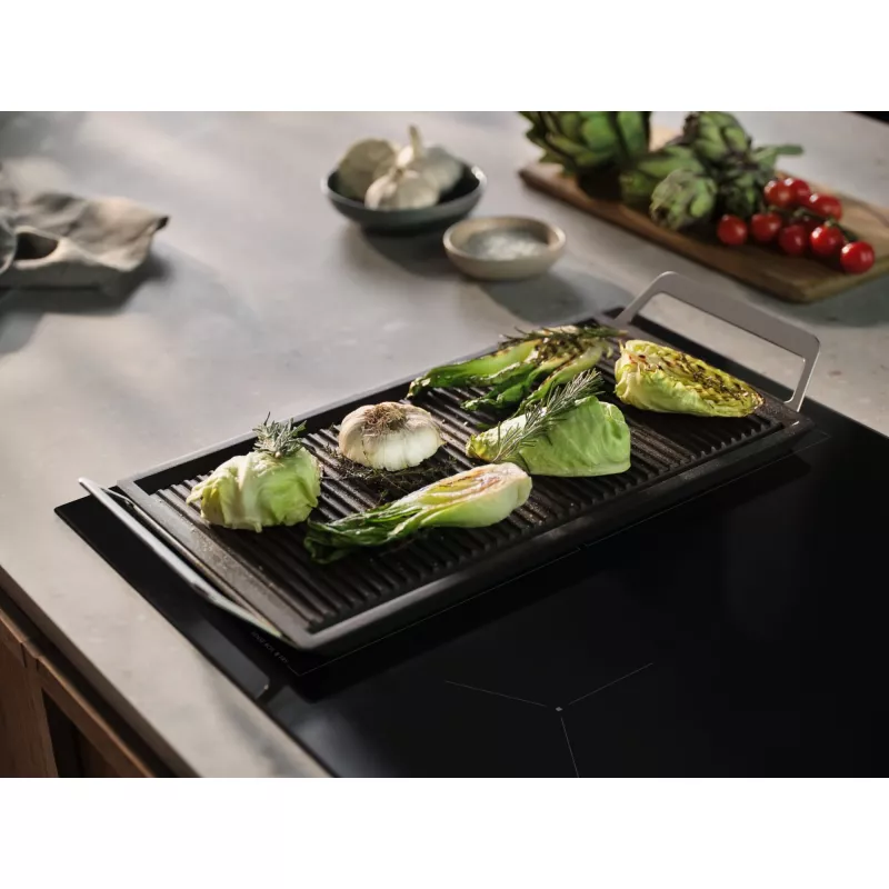 Electrolux EIV634 melna iebūvējama 60 cm zonu indukcijas plīts virsma 4 zonām