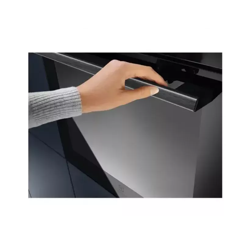 Iebūvējama elektriskā cepeškrāsns Electrolux EOC8P39WZ — 72 l, pirolītiskā pašattīrīšanās, tvaiks, grils, konvekcija, melna