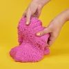 Kinetic Sand, 2 lbs Crystal Pink mirguļojošas veidošanas smiltis (iepakojums var atšķirties), veidojami sensorās rotaļlietas bērniem no 3 gadu vecuma