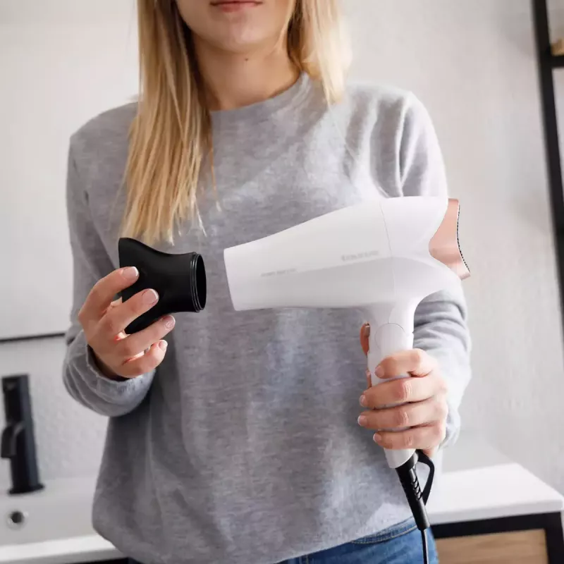 Matu žāvētājs Taurus STUDIO 2500 IONIC 2400 W balts ar jonizāciju, 3 siltuma līmeņiem, 2 ātrumiem, difuzoru un koncentratoru
