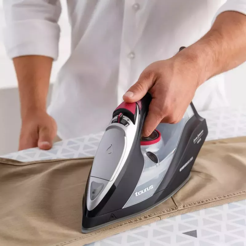 Sausais un tvaika gludeklis Taurus Geyser Eco Easy 2800