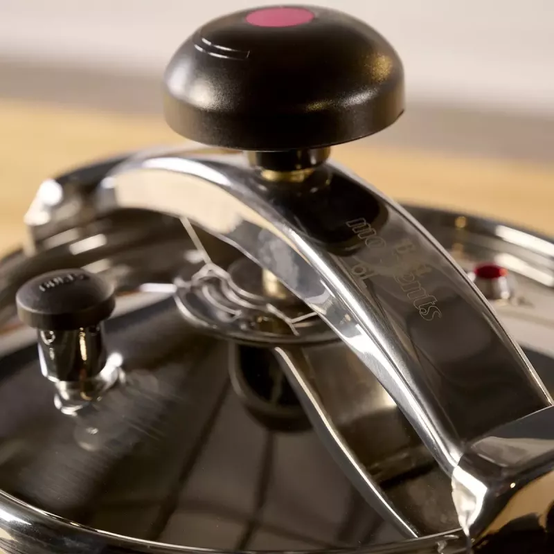 Nerūsējošā tērauda katls Taurus Classic Moments 6 L — piemērots indukcijas, gāzes un keramikas plītīm, ar vāku un vēsi pieskārienam rokturiem