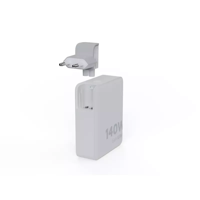 Pārnēsājams 140 W GaN ceļojumu lādētājs Xtorm XVC2140 ar 3 × USB-C PD pieslēgvietām un 2 m USB‑C kabeli, balts