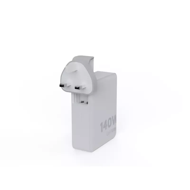 Pārnēsājams 140 W GaN ceļojumu lādētājs Xtorm XVC2140 ar 3 × USB-C PD pieslēgvietām un 2 m USB‑C kabeli, balts