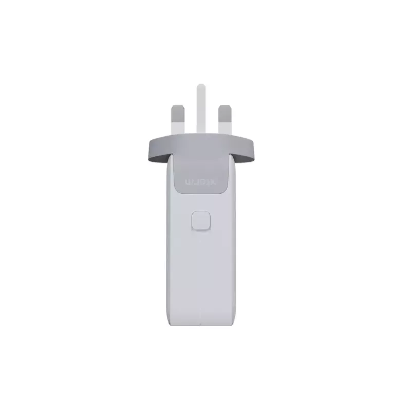 Pārnēsājams 140 W GaN ceļojumu lādētājs Xtorm XVC2140 ar 3 × USB-C PD pieslēgvietām un 2 m USB‑C kabeli, balts