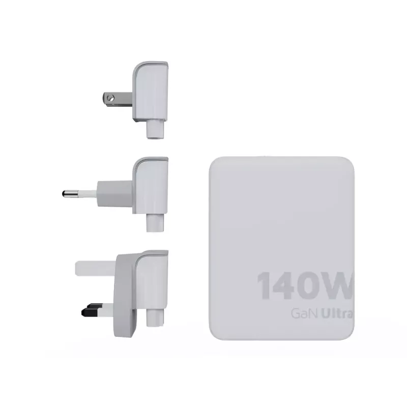 Pārnēsājams 140 W GaN ceļojumu lādētājs Xtorm XVC2140 ar 3 × USB-C PD pieslēgvietām un 2 m USB‑C kabeli, balts