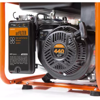 Elektroģenerators DAEWOO GDA 8500E-3 — 7000 W, 380 V, 30 L degvielas tvertne, Melns/Oranžs