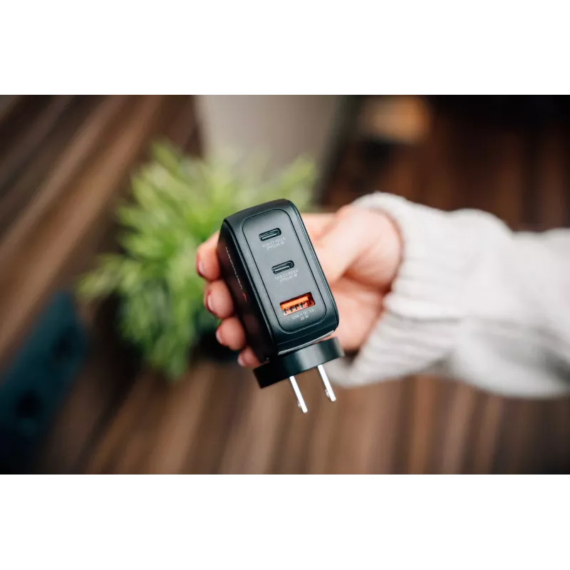 Verbatim Mini GaN lādētājs 65W ar Displeju, iekštelpās, maiņstrāva, 20 V, melns