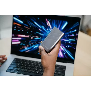 Verbatim TurboMetal SSD USB4 2 TB USB Type-C USB4 Gen 2x2 Sudraba