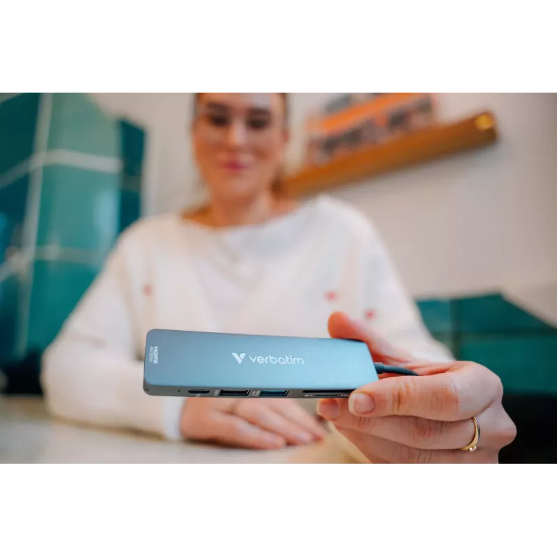 Verbatim USB-C Essentials Multiport Hub 6 porti: HDMI, USB-C PD, USB-A 3.2 Gen 1, USB-A, SD un microSD