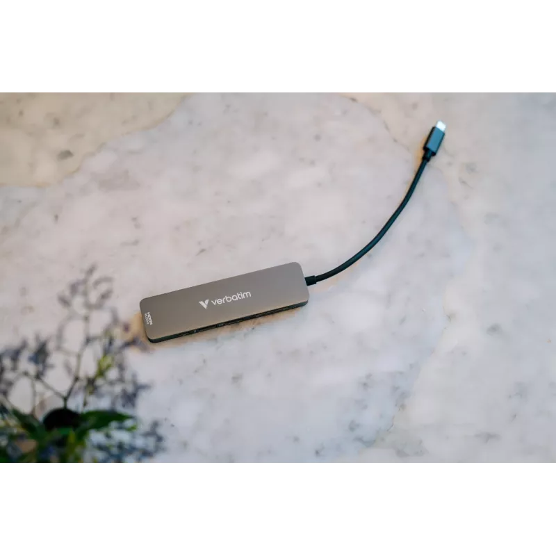 Verbatim USB-C Essentials Multiport Hub 6 porti: HDMI, USB-C PD, USB-A 3.2 Gen 1, USB-A, SD un microSD