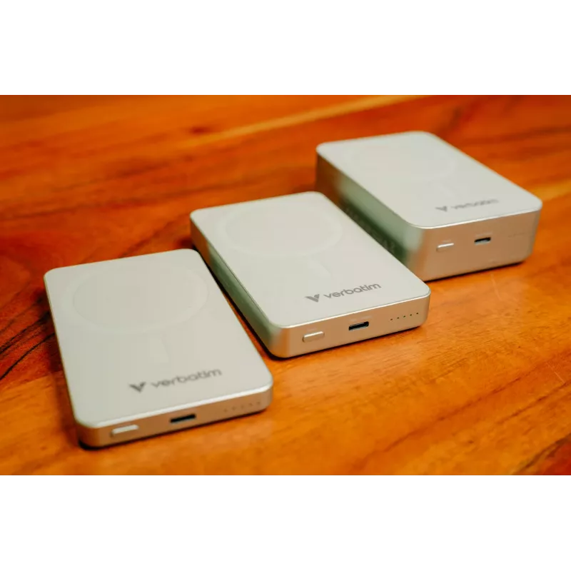 Verbatim Charge 'n' Go Essentials magnētiskais bezvadu ārējais akumulators 5000 mAh zaļš