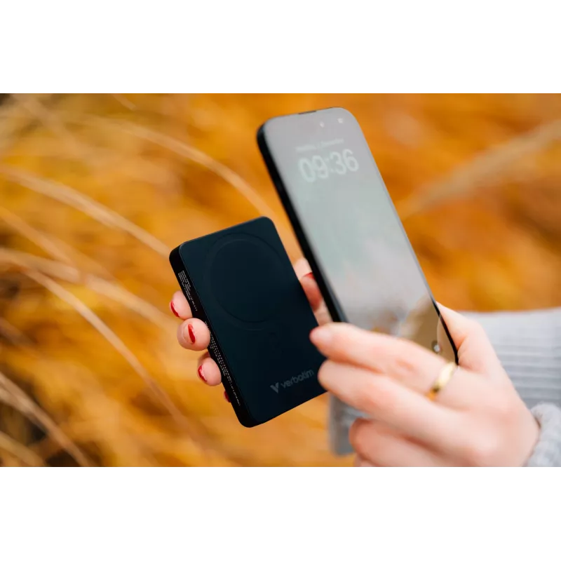 Verbatim Charge 'n' Go Essentials Magnetic Wireless Power Bank 10000 mAh Melns