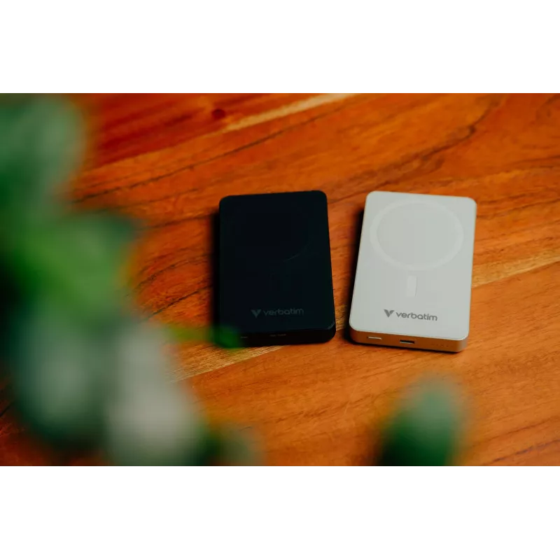 Verbatim Charge 'n' Go Essentials Magnetic Wireless Power Bank 10000 mAh Melns