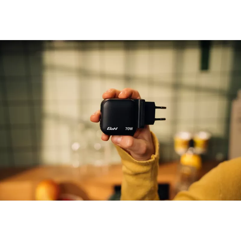 Verbatim Mini GaN lādētājs 70W 3 porti ASV spraudnis ar ES un Lielbritānijas adapteriem