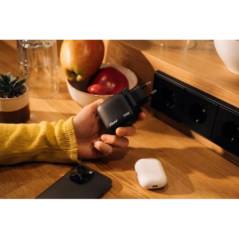 Verbatim Mini GaN lādētājs 70W 3 porti ASV spraudnis ar ES un Lielbritānijas adapteriem