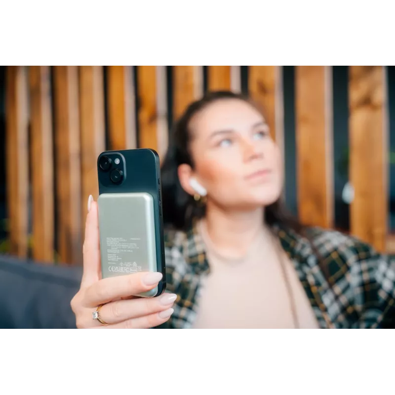Verbatim Charge 'n' Go Magnetic Wireless Power Bank 5000mAh zaļš